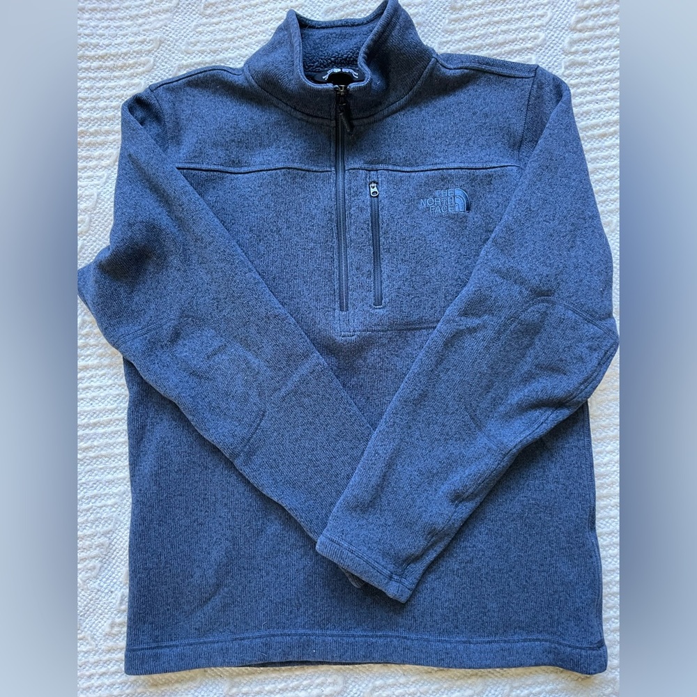 Men’s (M) Blue North Face half zip fleece pullover